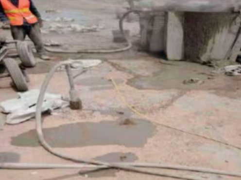 翰林镇水泥混凝土路面板底注浆技术 路面脱空注浆整治方案